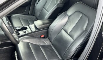 VOLVO   XC 40    150 KM    Automatyczna    FWD (przód)    Czarny full