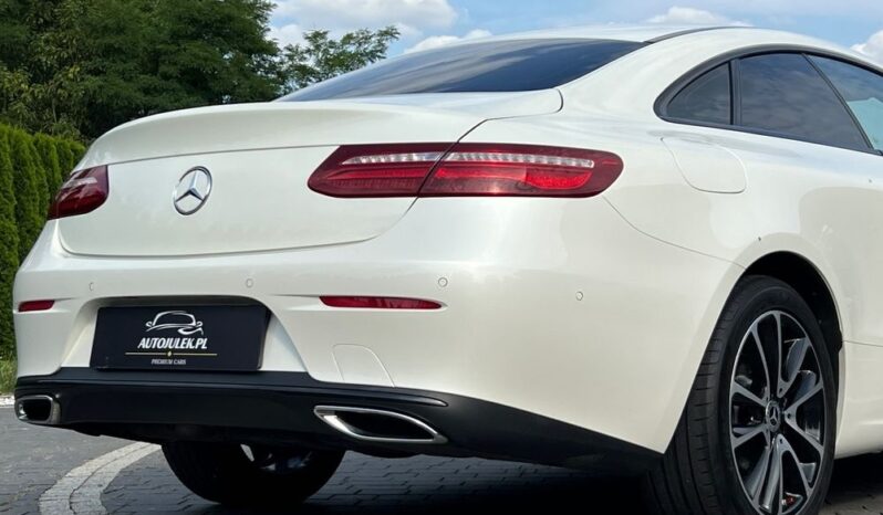 MERCEDES-BENZ   Klasa E    194 KM    Automatyczna    RWD (tył)    Biały full