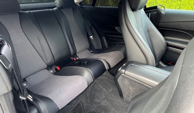 MERCEDES-BENZ   Klasa E    194 KM    Automatyczna    RWD (tył)    Biały full