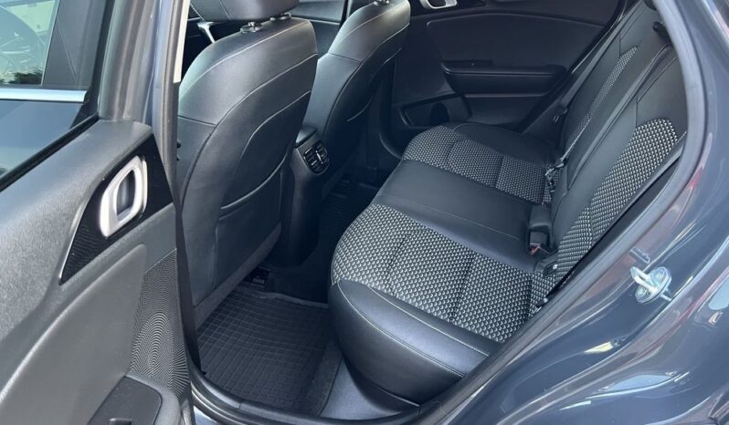 KIA   XCeed     204 KM    Automatyczna    FWD (przód)    Szary full