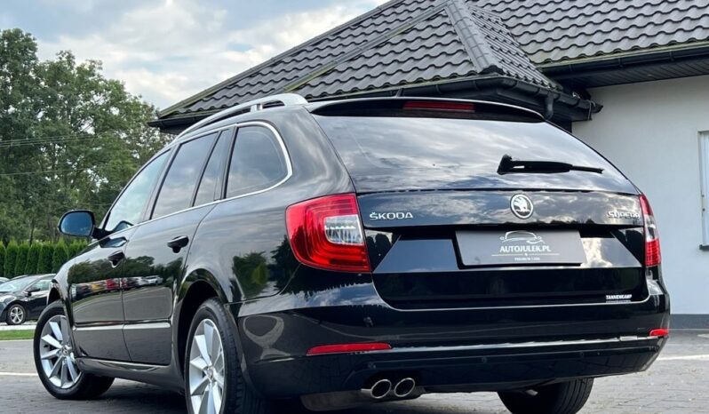 SKODA   Superb     140 KM    Manualna    FWD (przód)    Czarny full