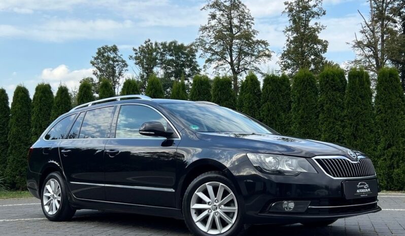 SKODA   Superb     140 KM    Manualna    FWD (przód)    Czarny full