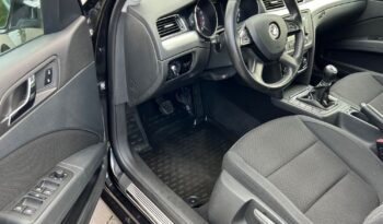 SKODA   Superb     140 KM    Manualna    FWD (przód)    Czarny full