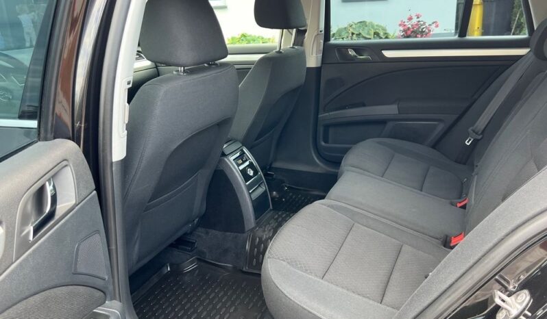 SKODA   Superb     140 KM    Manualna    FWD (przód)    Czarny full