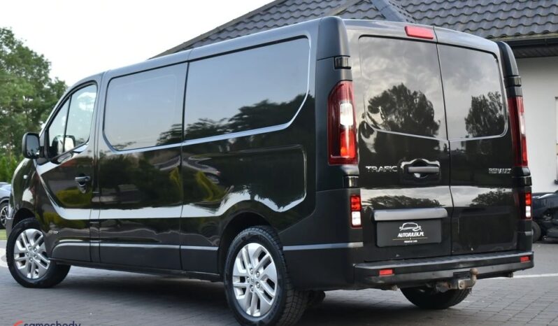 RENAULT   Trafic     121 KM    Manualna    FWD (przód)    Czarny full