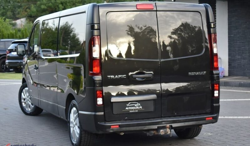 RENAULT   Trafic     121 KM    Manualna    FWD (przód)    Czarny full