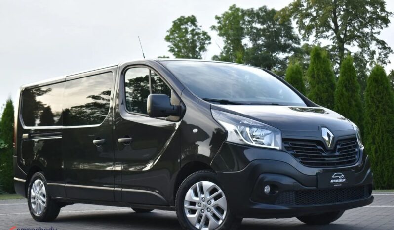 RENAULT   Trafic     121 KM    Manualna    FWD (przód)    Czarny full