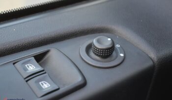 RENAULT   Trafic     121 KM    Manualna    FWD (przód)    Czarny full