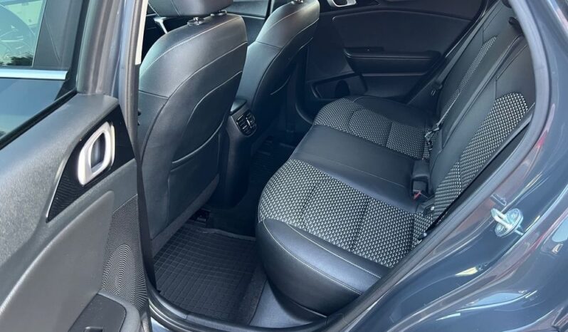 KIA   XCeed     204 KM    Automatyczna    FWD (przód)    Szary full