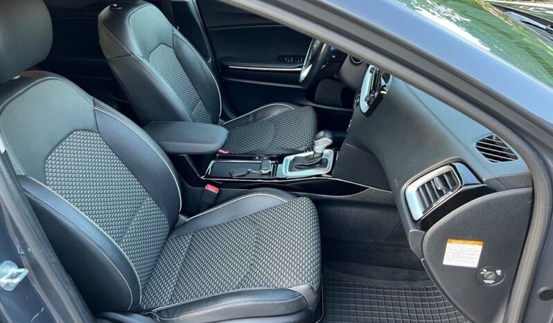 KIA   XCeed     204 KM    Automatyczna    FWD (przód)    Szary full