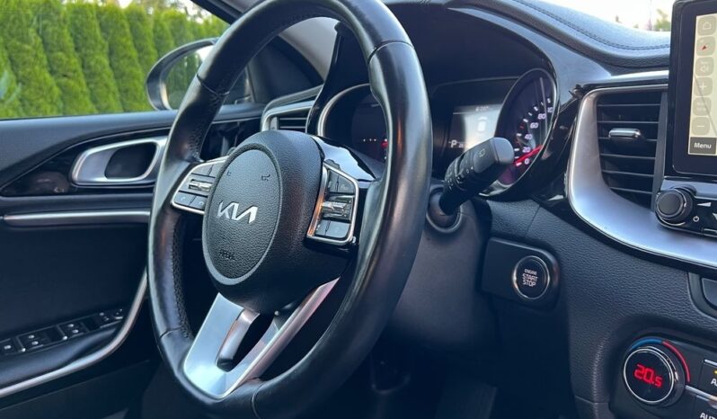 KIA   XCeed     204 KM    Automatyczna    FWD (przód)    Szary full