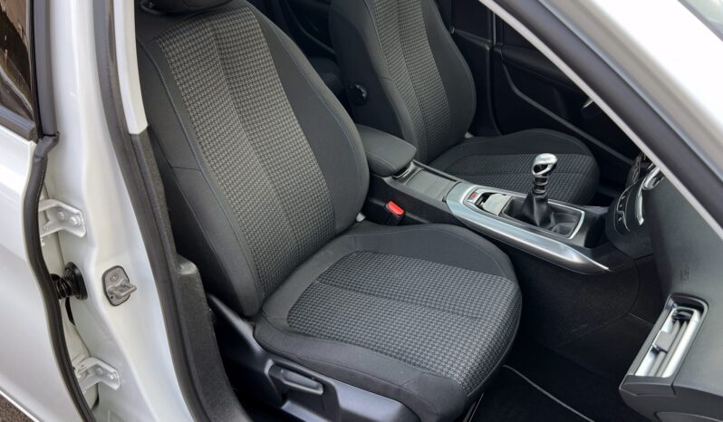 PEUGEOT 308  | FWD (przód) | Manualna | 130 KM | bialy full