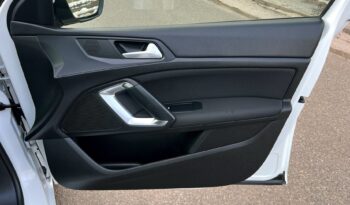 PEUGEOT 308  | FWD (przód) | Manualna | 130 KM | bialy full