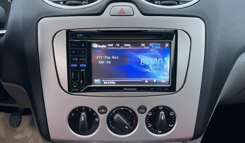 FORD Focus  | FWD (przód) | Manualna | 100 KM | Czarny full