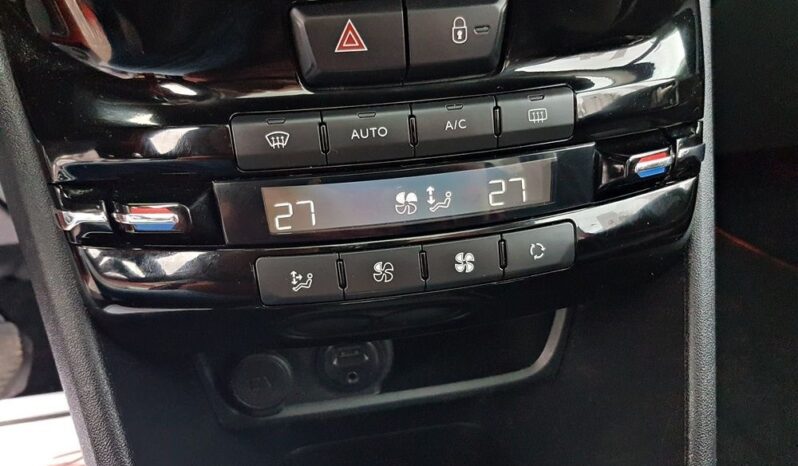 PEUGEOT 208  | FWD (przód) | Automatyczna | 110 KM | Bordowy full
