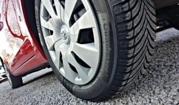 TOYOTA Yaris  | FWD (przód) | Manualna | 99 KM | Czerwony full