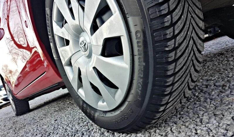 TOYOTA Yaris  | FWD (przód) | Manualna | 99 KM | Czerwony full