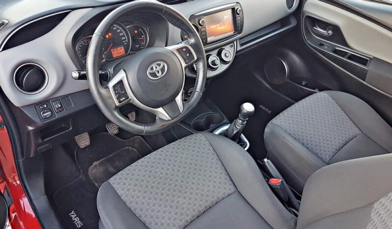 TOYOTA Yaris  | FWD (przód) | Manualna | 99 KM | Czerwony full