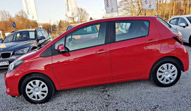 TOYOTA Yaris  | FWD (przód) | Manualna | 99 KM | Czerwony full