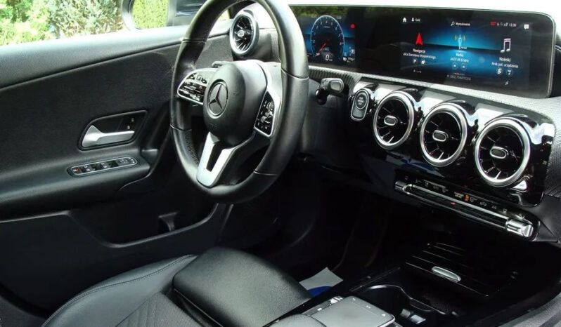 MERCEDES-BENZ   Klasa A    163 KM    Automatyczna    FWD (przód)    Czarny full