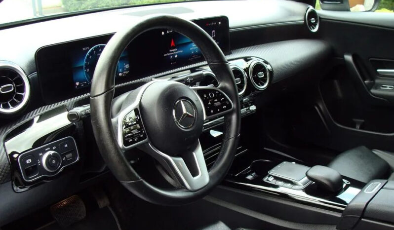 MERCEDES-BENZ   Klasa A    163 KM    Automatyczna    FWD (przód)    Czarny full