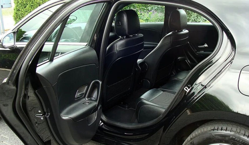 MERCEDES-BENZ   Klasa A    163 KM    Automatyczna    FWD (przód)    Czarny full