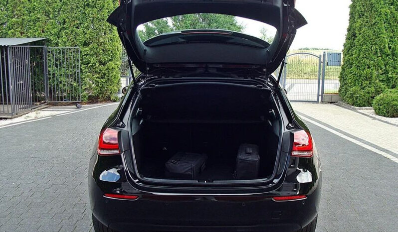 MERCEDES-BENZ   Klasa A    163 KM    Automatyczna    FWD (przód)    Czarny full