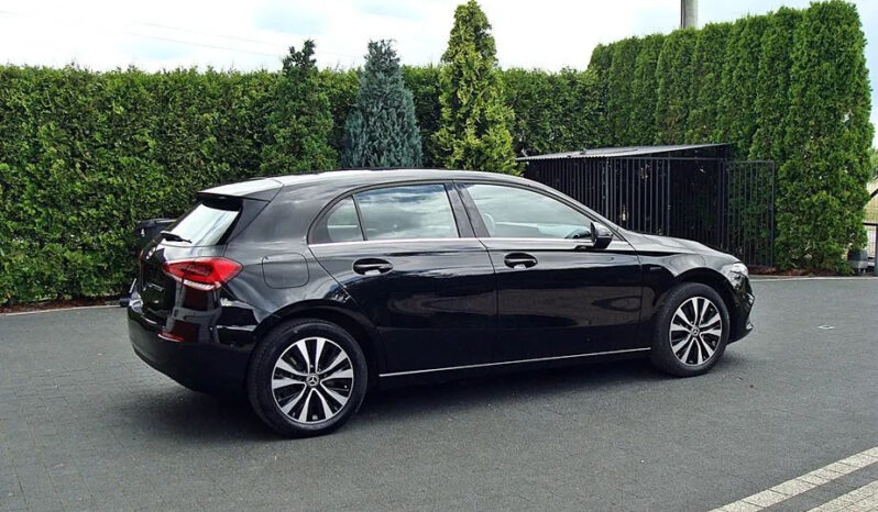 MERCEDES-BENZ   Klasa A    163 KM    Automatyczna    FWD (przód)    Czarny full