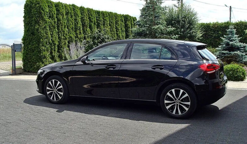 MERCEDES-BENZ   Klasa A    163 KM    Automatyczna    FWD (przód)    Czarny full