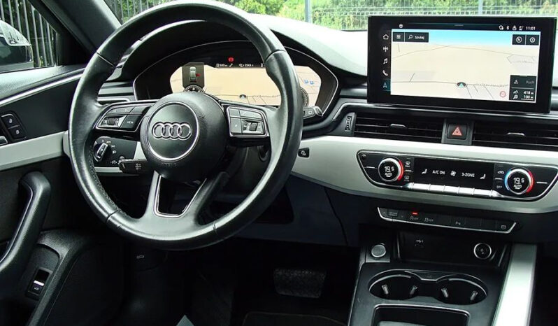 AUDI   A4     163 KM    Automatyczna    FWD (przód)    Czarny full