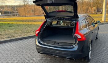VOLVO V60  | 4×4 (doł. ręcznie) | Automatyczna | 215 KM | Szary full