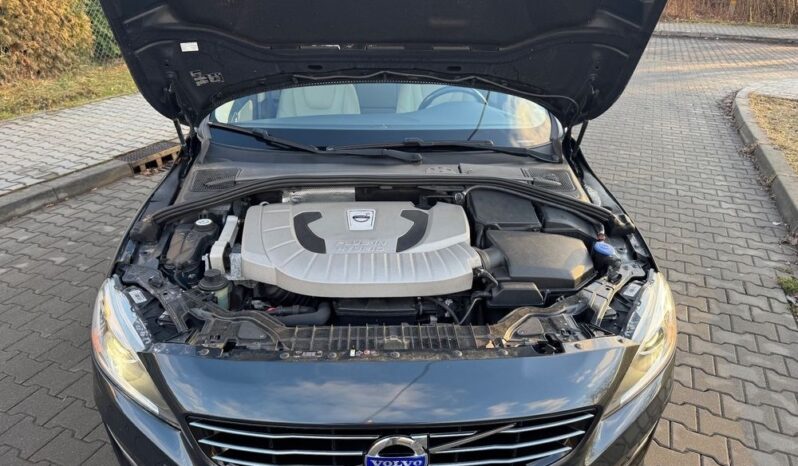 VOLVO V60  | 4×4 (doł. ręcznie) | Automatyczna | 215 KM | Szary full