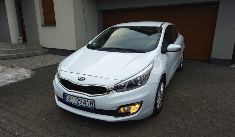 KIA Proceed | FWD (przód) | Manualna | 135 KM | Biały full