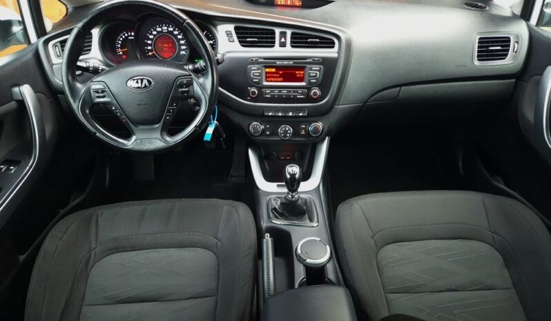 KIA Proceed | FWD (przód) | Manualna | 135 KM | Biały full