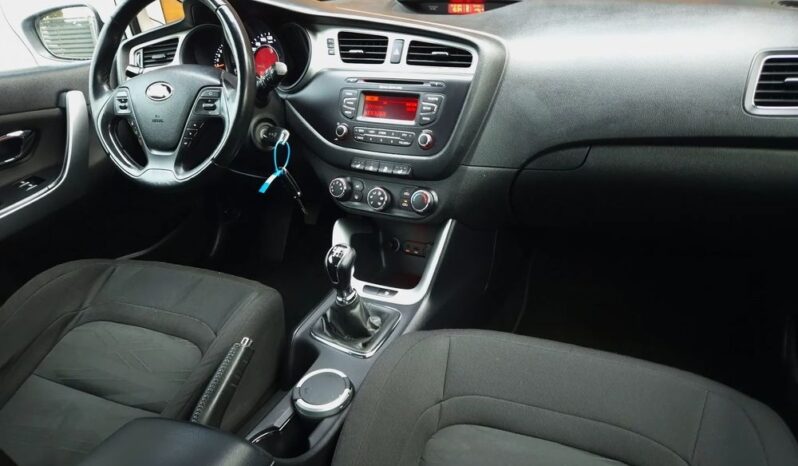 KIA Proceed | FWD (przód) | Manualna | 135 KM | Biały full