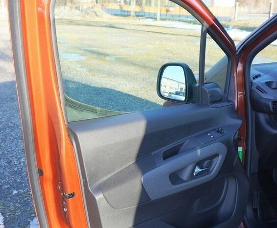 CITROEN Berlingo  | FWD (przód) | Manualna | 102 KM | Czerwony full