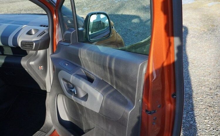 CITROEN Berlingo  | FWD (przód) | Manualna | 102 KM | Czerwony full