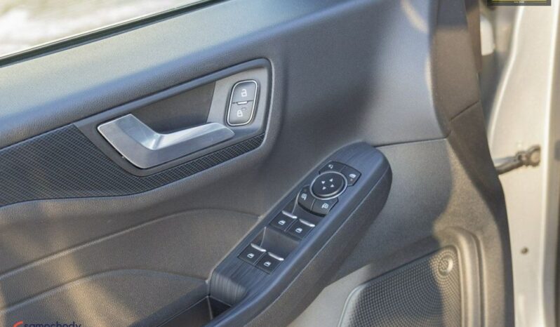 FORD Kuga  | FWD (przód) | Automatyczna | 190 KM | Szary full