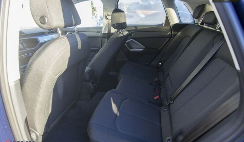 AUDI Q3  | FWD (przód) | Automatyczna | 150 KM | Niebieski full
