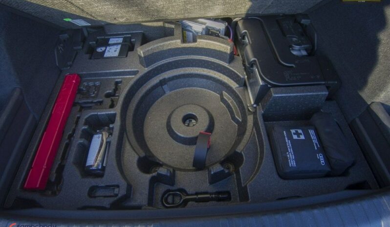 AUDI Q3  | FWD (przód) | Automatyczna | 150 KM | Niebieski full