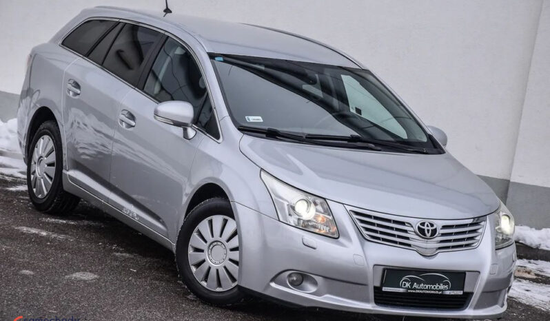 TOYOTA Avensis  | FWD (przód) | Manualna | 126 KM | Srebrny