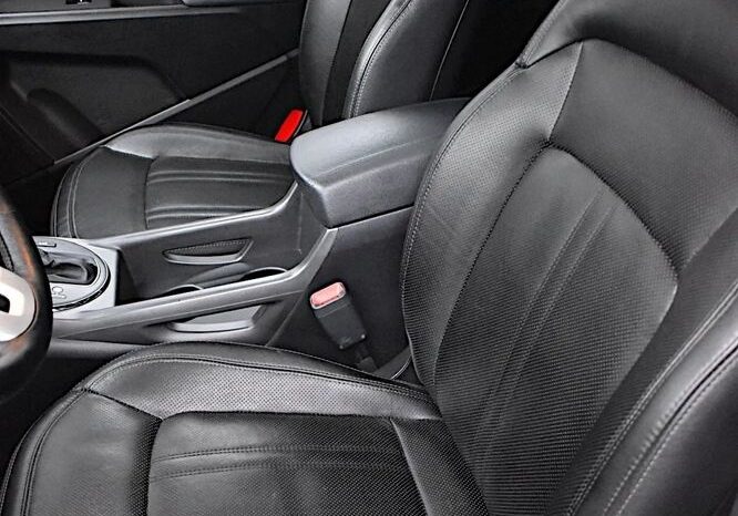 KIA Sportage  | 4×4 (doł. ręcznie) | Automatyczna | 183 KM | Biały full