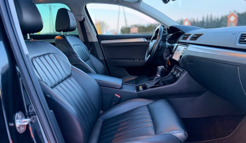 SKODA Superb  | FWD (przód) | Automatyczna | 150 KM | Czarny full
