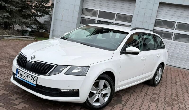 SKODA Octavia  | FWD (przód) | Manualna | 150 KM | Biały