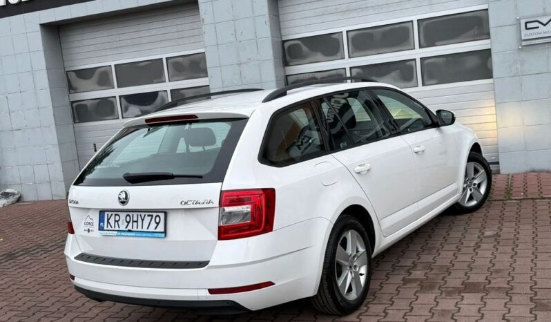 SKODA Octavia  | FWD (przód) | Manualna | 150 KM | Biały full