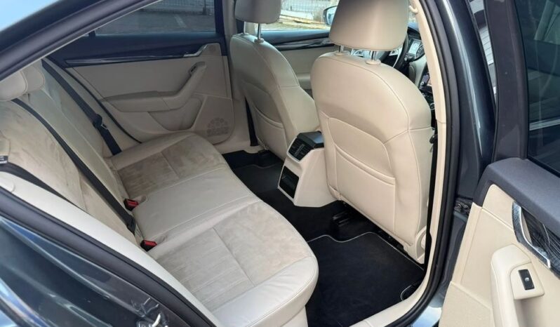 SKODA Octavia  | FWD (przód) | Manualna | 150 KM | Szary full