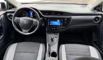 TOYOTA Auris  | FWD (przód) | Automatyczna | 136 KM | Srebrny full