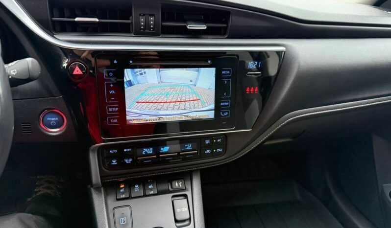 TOYOTA Auris  | FWD (przód) | Automatyczna | 136 KM | Srebrny full