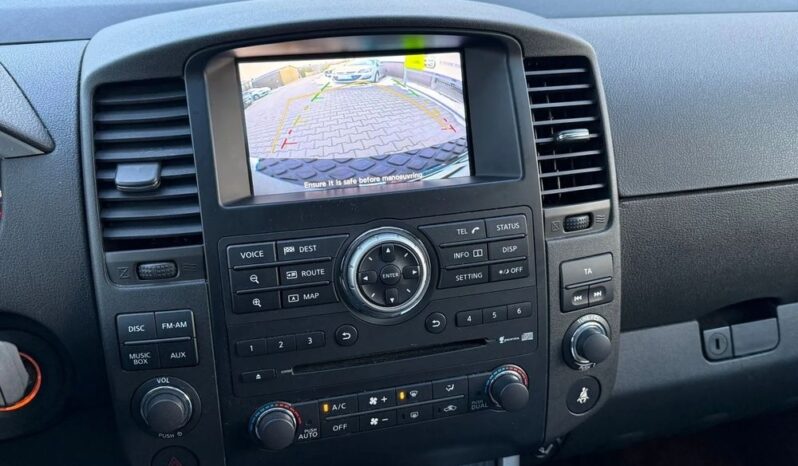 NISSAN Pathfinder  | 4×4 (doł. ręcznie) | Manualna | 190 KM | Srebrny full