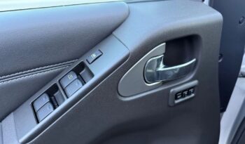 NISSAN Pathfinder  | 4×4 (doł. ręcznie) | Manualna | 190 KM | Srebrny full